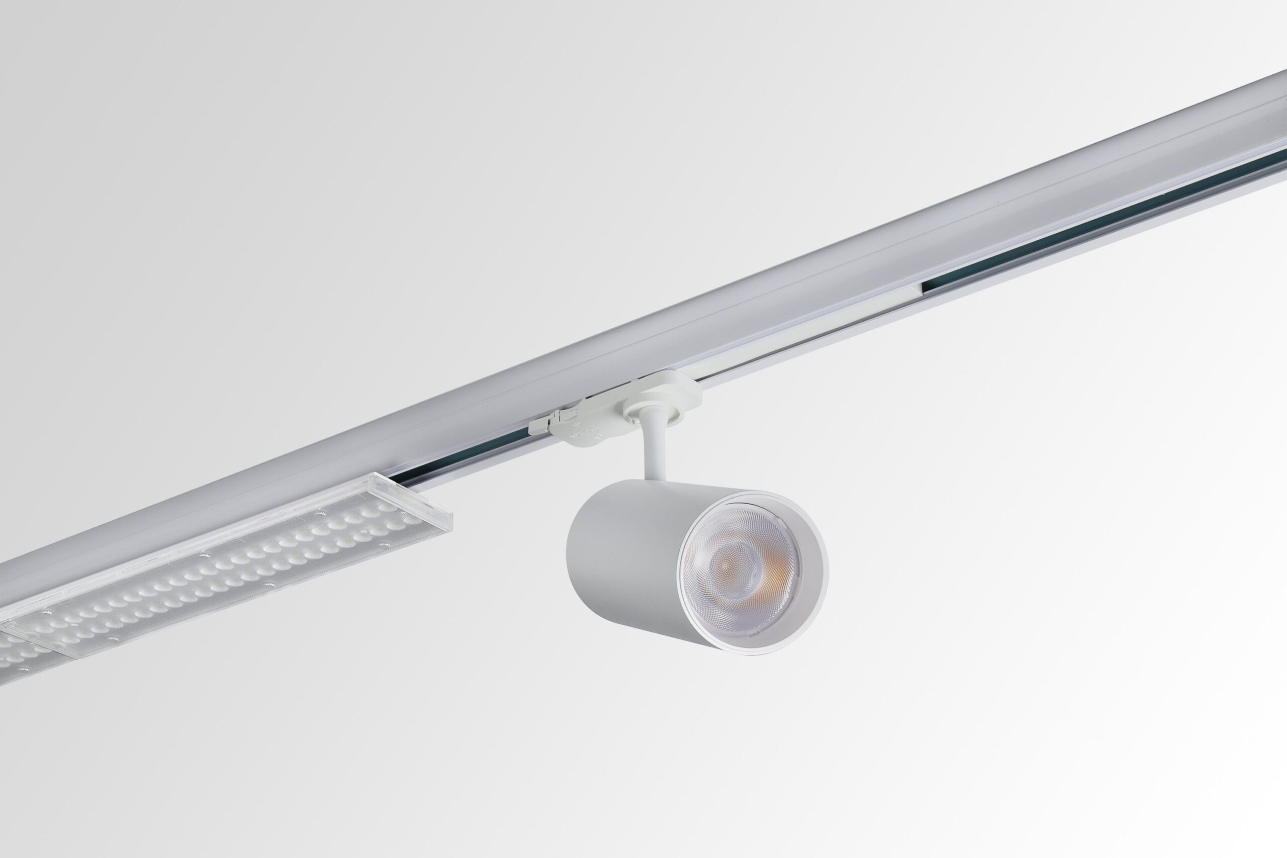 AXIS Linear Track Light Triple